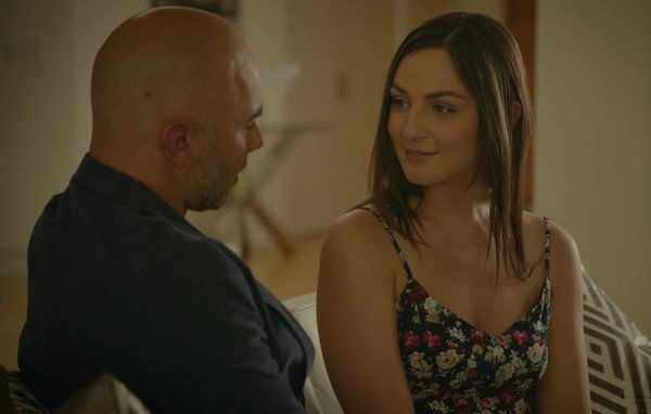 Миленькая няшка запала на взрослого мужчину у которого работает няней