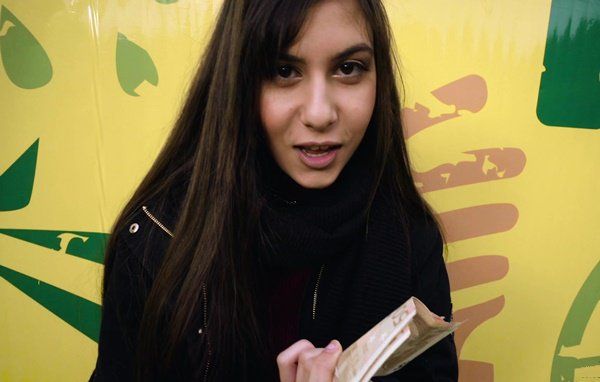 Определил шкуру в парке и она за деньги дала в шоколадное дупло в тупике